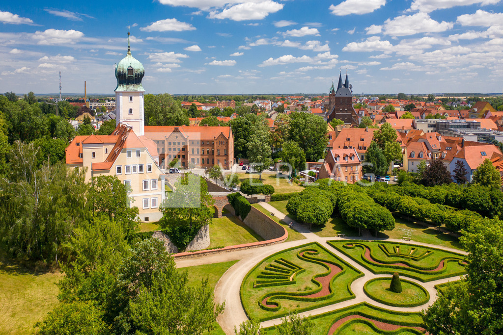 Wandbild-Schloss-Delitzsch-Luftbild-DJI_0206 | Barockschloss Delitzsch – eines der ältesten Schlösser im Nordwesten von Sachsen - Realisiert mit Pictrs.com