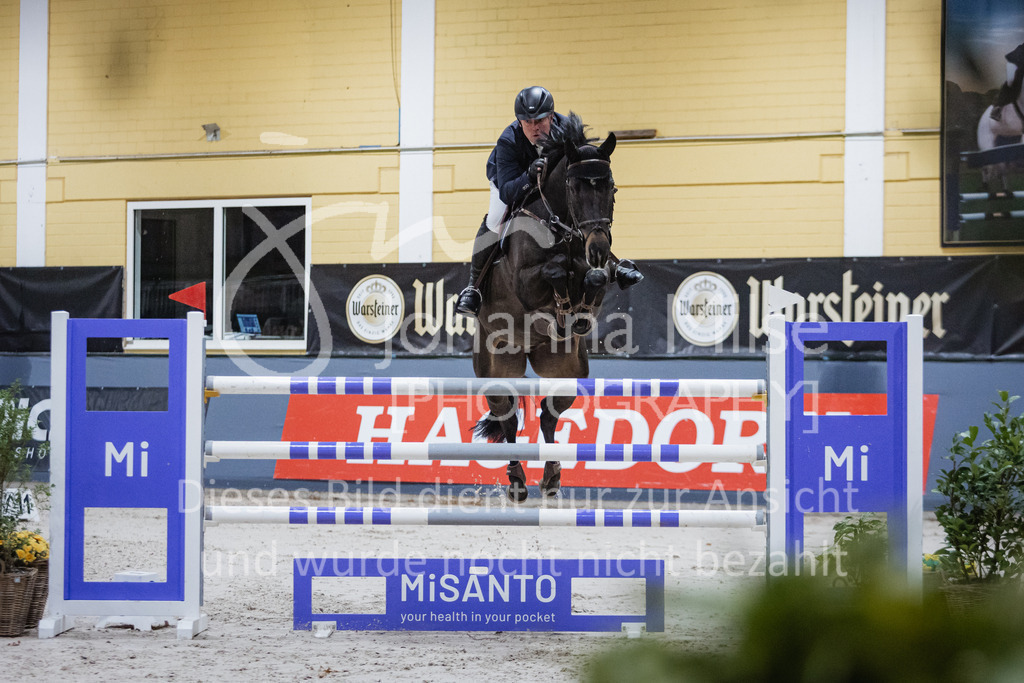 221217_Warstein_GP-200 | Deine schönsten Turniermomente als professionelle Fotos! Entdecke hochwertige Pferdesport-Fotografie im Online-Shop. Jetzt Fotos finden & bestellen!