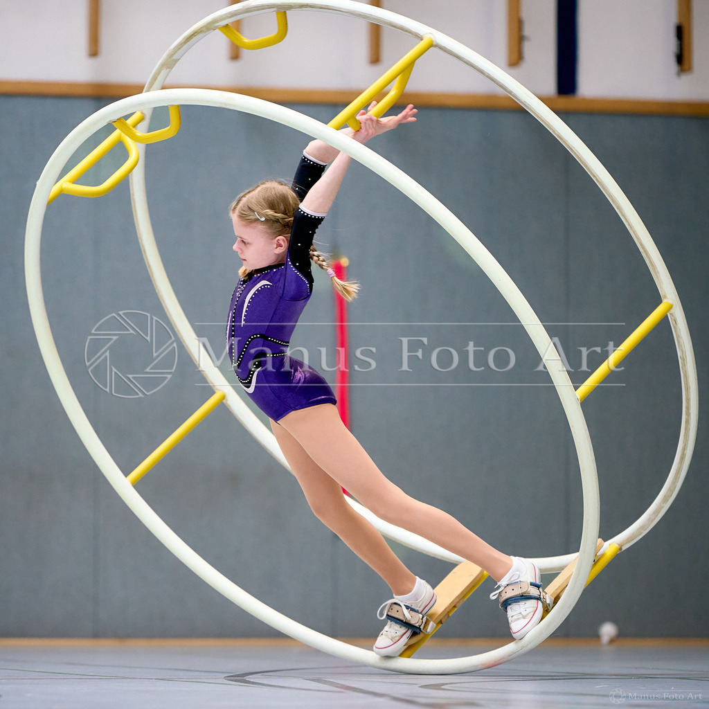 C-DSC06300 | Professionelle Sportfotografie in Hamburg, Schleswig-Holstein und Niedersachsen – spezialisiert auf Rhönrad, Geräteturnen, Leistungsturnen und rhythmische Sportgymnastik. Bundesweite Begleitung von Rhönrad-Events. Jetzt Sport-Fotos - Realisiert mit Pictrs.com