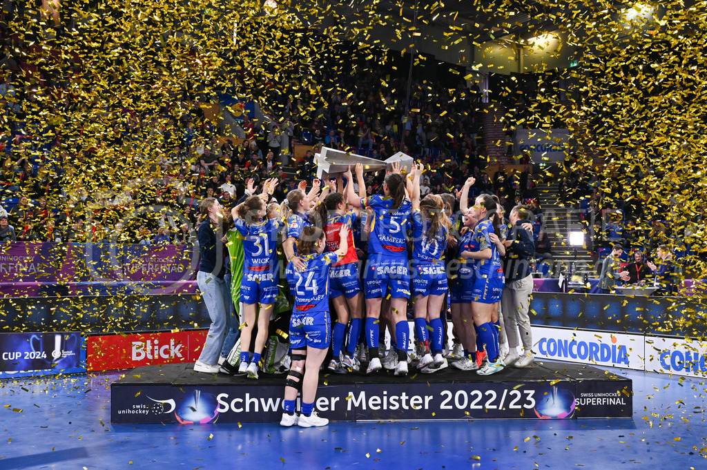 Kloten-Dietlikon Jets vs Skorpion Emmental Zollbrück - 15. April 2023 | 15.04.2023, Kloten, stimo arena, Swiss Unihockey Superfinal Frauen: Kloten-Dietlikon Jets - UHV Skorpion Emmental, Die Kloten-Dietlikon Jets sind Schweizer Meister 2022/23. - Realisiert mit Pictrs.com