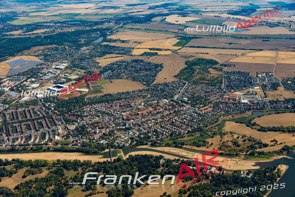 Aktuelles Luftbild von Cracau Magdeburg - Die Luftaufnahme wurde 2022 mittels UL-Flugzeug erstellt ( keine Drohne ) - hochauflösende Kamera-Systeme von  Canon -Beste Qualität - Für grossformatige Ausdrucke geeignet. Die Geschenkidee !
