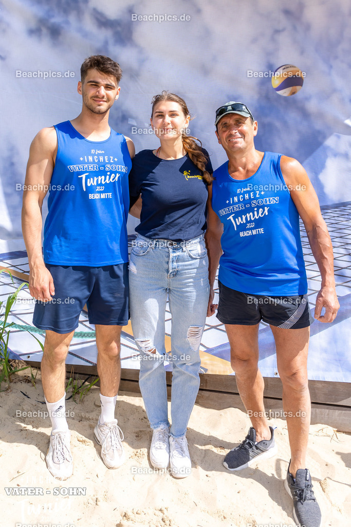 2022-00063191-Vater-Sohn-Turnier-Teamfotos-2 | 26.05.2022; Berlin Foto: Gerold Rebsch - www.beachpics.de