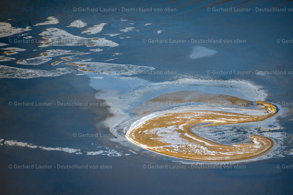 4044097 | JUIST 13.02.2021 Winterlich schneebedeckte Küstenbereich der Vogelinsel Lütje Hörn in Juist im Bundesland Niedersachsen, Deutschland. Lütje Hörn ist eine unbewohnte ostfriesische Insel, die etwa vier Kilometer ostsüdöstlich des Ostendes von Borkum im ostfriesischen Randzelwatt liegt. Weiterführende Informationen bei: NABU - Naturschutzbund Deutschland e.V.. // Wintry snowy coastal area of the Vogelinsel Luetje Hoern - Island in Juist in the state Lower Saxony, Germany. Further information at: NABU - Naturschutzbund Deutschland e.V.. Foto: Gerhard Launer