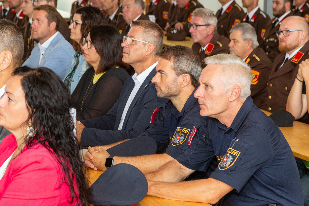 10_Festmesse_010 | Fotodoku der Festmesse im FF-Haus Loosdorf anlässlich der Fahrzeugweihe und in Dienststellung der neuen Einsatzfahrzeuge der FF-Loosdorf.