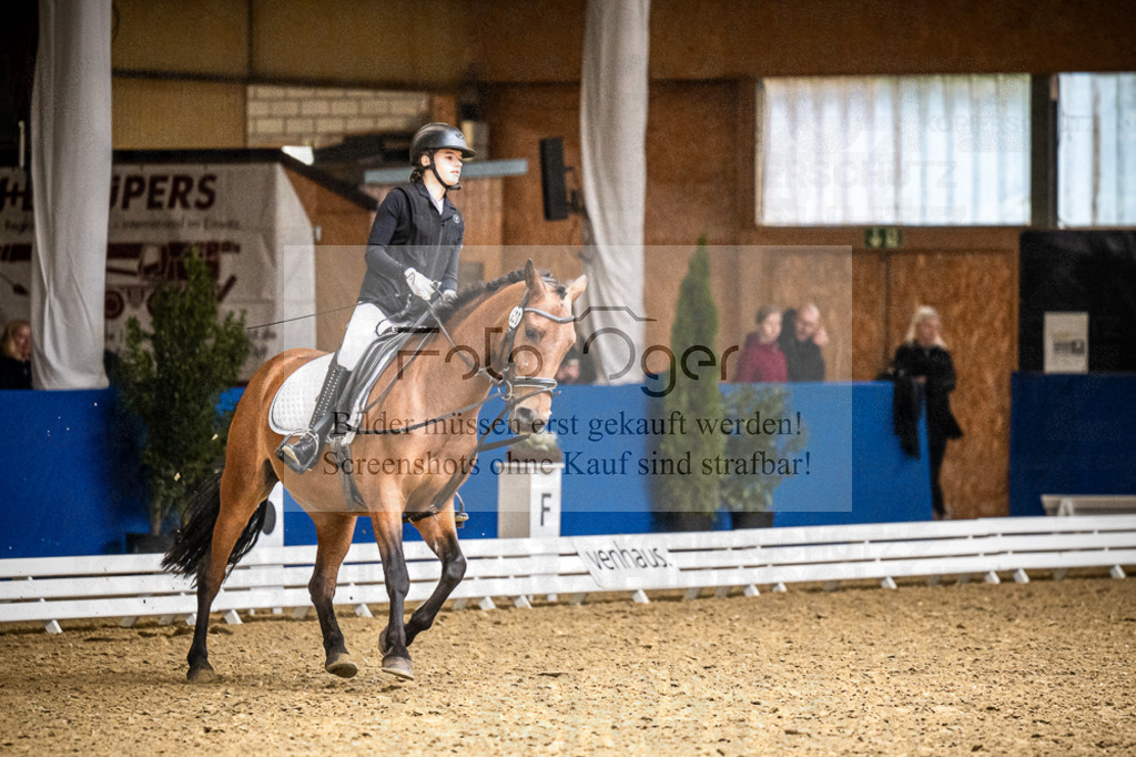 DOS_1476 | Entdecke hochwertige Reitturnierfotos von Foto Oger. Professionell, emotional und authentisch – jetzt Lieblingsmomente im Shop bestellen.Deutschlandweite Turnierfotografie. - Realisiert mit Pictrs.com