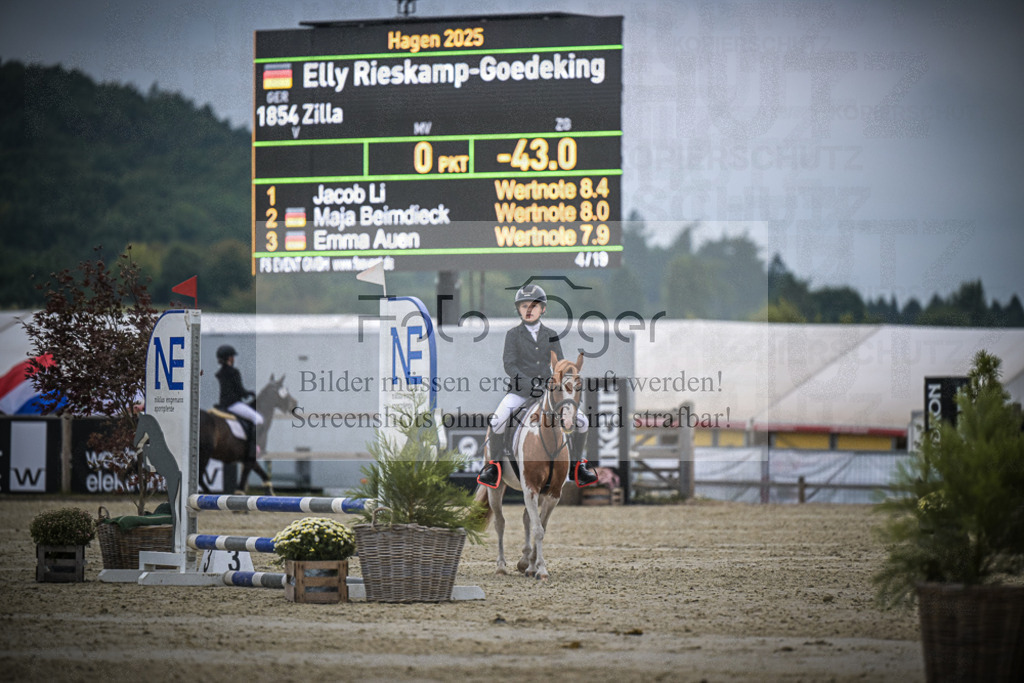 DOS_0175 | Entdecke hochwertige Reitturnierfotos von Foto Oger. Professionell, emotional und authentisch – jetzt Lieblingsmomente im Shop bestellen.Deutschlandweite Turnierfotografie. - Realisiert mit Pictrs.com