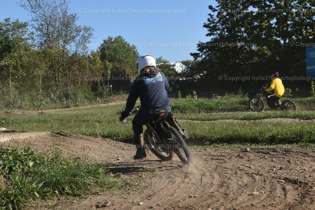 DSC_0178 | Sportfotografie , Motorsport, Motoross, Reitsport, Mointainbike, Enduro,
Landschaft , Outdoor, Eventfotografie, Landschaft, Bilder online bestellen - Realisiert mit Pictrs.com