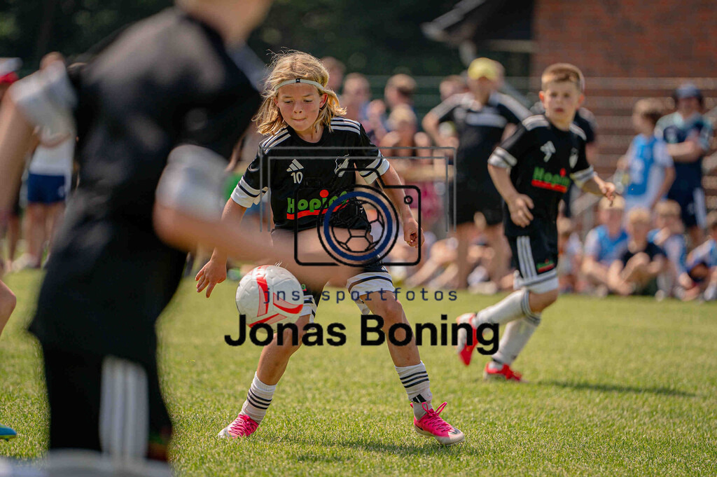 Fußball I E-Junioren I Saison 2025-2026 I OM-Cup Lüsche I Sonntag  I 24294 | jns.sportfotos - Realisiert mit Pictrs.com