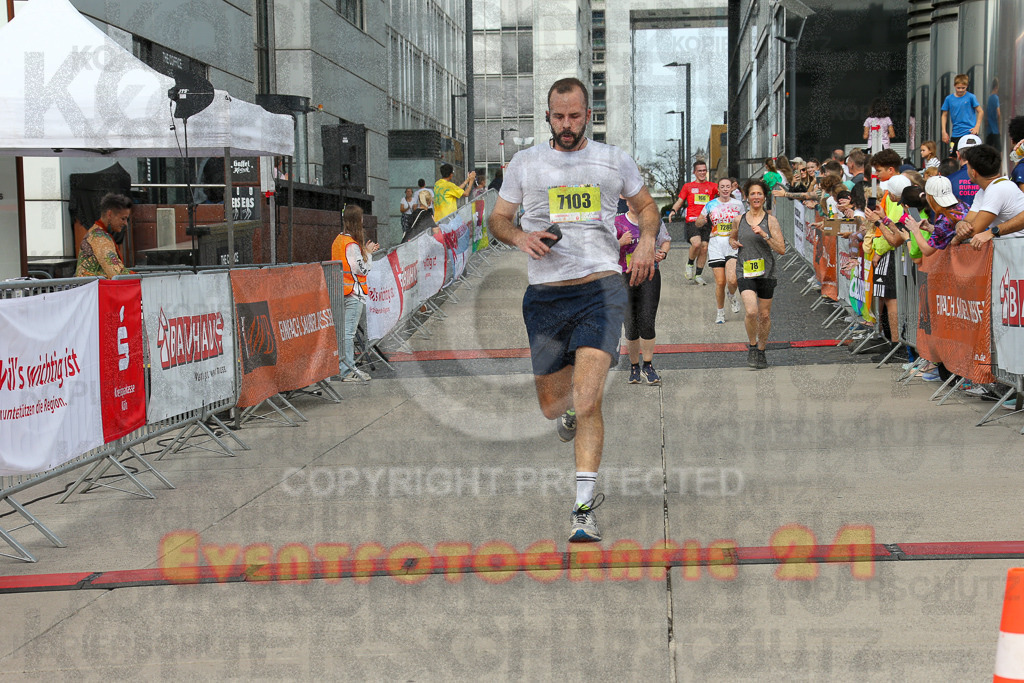 250920_1329_EX1_4919 | Sportfotografie im Rhein-Sieg Kreis, Köln, Bonn, NRW, Rheinland Pfalz, Hessen, etc. Unser Tätigkeitsfeld umfasst den Laufsport vom Volkslauf über den Marathon, Duathlon, Triathon bis zum Ultralauf wie Kölnpfad Ultra oder Schindertrail.