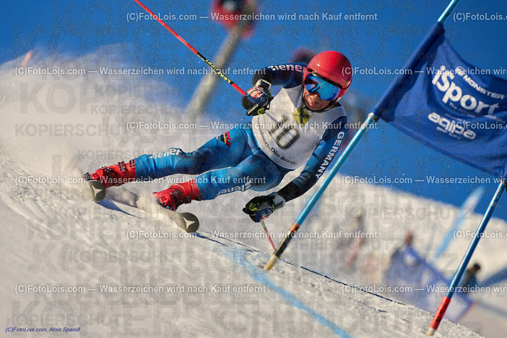 ALP2413_MASTERS-Cup_GS-B Herrn_Billing Werner | (C)FotoLois.com, Alois Spandl. FIS Masters-Cup Wildschönau, Giant Slalom auf der Piste Schatzberg GS, Siegerehrung auf dem Dorfplatz Niederau, Sa 13. Januar 2024.