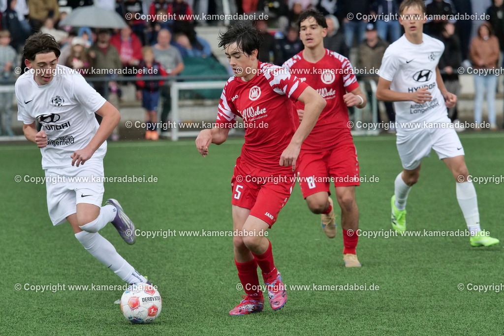 Fußball : C-Junioren : Aufstieg Regionalliga West : SUS 09 Dinslaken - Vfb 03 Hilden am 04.06.2026 in Dinslaken | Fußball : C-Junioren : Aufstieg Regionalliga West : SUS 09 Dinslaken (rotr Trikots)- Vfb 03 Hilden (weiße Trikots) am 04.06.2026 in Dinslaken - Realisiert mit Pictrs.com
