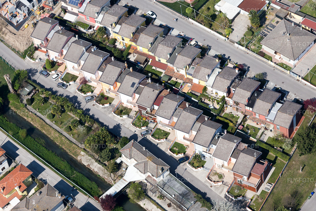 Aerial view: View of the town in Fossalta di Portogruaro in the state Veneto, Italy.Photo: IMG_098151.jpg taken on 04/03/2017 by Werner Riehm/FLY-FOTO.comResolution of the original: 3725 x 2483 px