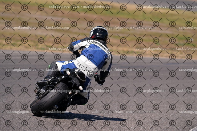 26bt04-2278 | markuskiefer.com - Realisiert mit Pictrs.com