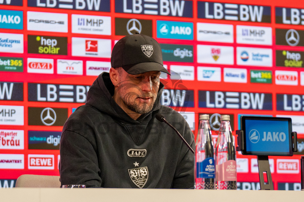 VfB Stuttgart vs. RB Leipzig, Fussball, 1. Bundesliga, 26. Spieltag, 15.03.2026 | Sebastian Hoeness (Trainer VfB Stuttgart),VfB Stuttgart vs. RB Leipzig, Fussball, 1. Bundesliga, 26. Spieltag, 15.03.2026Foto: photosbyphips/Philip Ziegler
