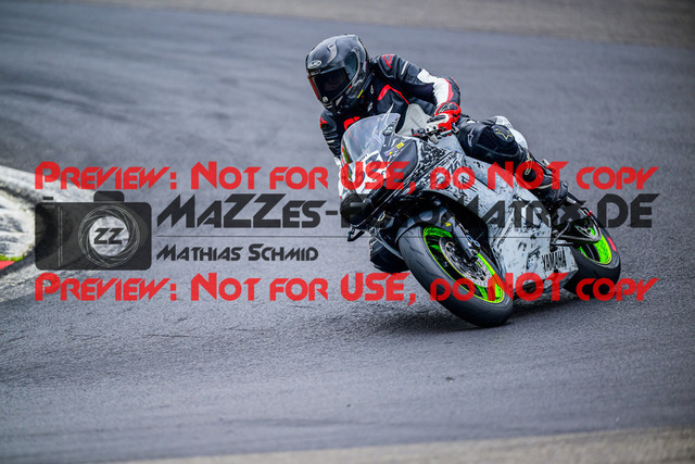 MaZZes_FotoMatrix_240717_6007705_3378 | GELB