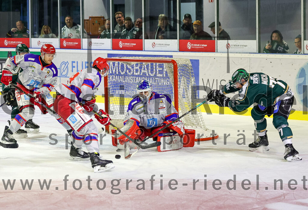 2025-09-14_126_TSV_Erding_gegen_EC_Peiting | Erding, Deutschland, 14.09.2025:Eishockey, Oberliga Süd 2025 / 2026, Testspiel, TSV Erding gegen EC Peiting, Endergebnis: 2:3Foto: Christian Riedel / fotografie-riedel.net