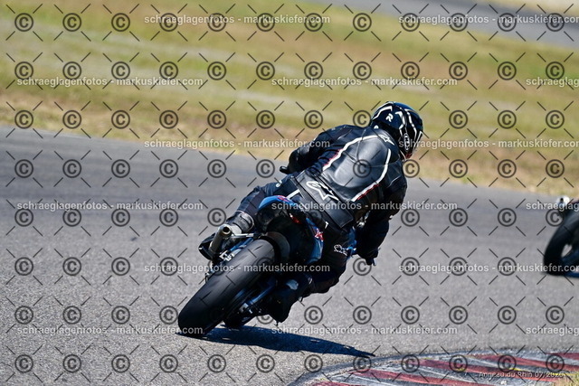 25bc03-1261 | markuskiefer.com - Realisiert mit Pictrs.com