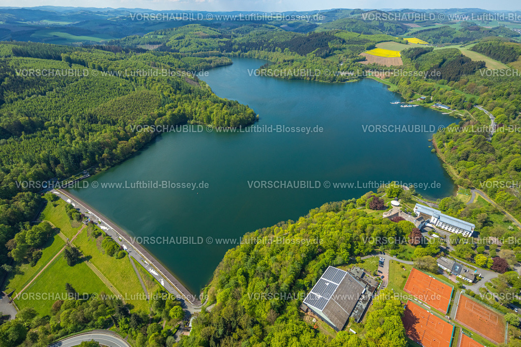 Meschede230500893 | Luftbild, Hennesee Talsperre, Stausee im Arnsberger Wald, Welcome Hotel Meschede/Hennesee, Berghausen, Meschede, Sauerland, Nordrhein-Westfalen, Deutschland
