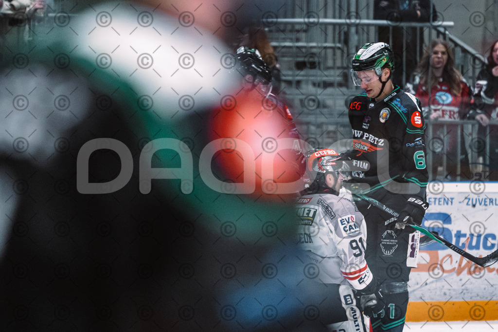Alligators_vs_Memmingen_05_12_2025-108 | Höchstadt Alligators Fotogalerie: Eishockey-Action aus Franken. Professionelle Spielfotos, Portraits & Stadionbilder zum Download. Jetzt entdecken! - Realisiert mit Pictrs.com