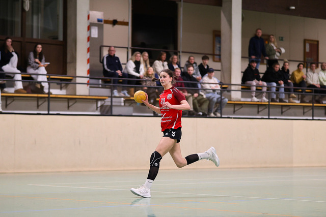 Handball I Damen I Saison 2025-2026 I Verbandsliga Süd I HSG Kalkberg 06 - MTV Dänischenhagen I 14.12.2025.46 | Julia Dütschke (20, MTV Dänischenhagen) - Realisiert mit Pictrs.com