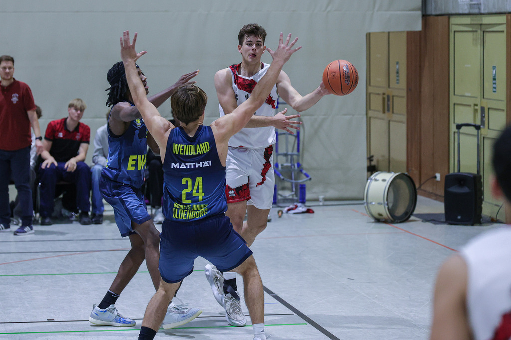 NBBL BAYER GIANTS vs EWE Baskets Juniors Oldenburg-52 | Fotos von Basketballspielen aus dem Raum NRW fotografiert von Gero Mueller-Laschet und Daniel Schaefer - Realisiert mit Pictrs.com