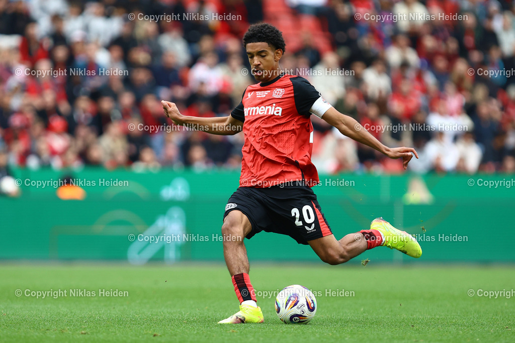 NH_Bayer04LeverkusenU19_1FCKölnU19_U19DFBNachwuchsliga_18052025 | #20 Francis Onyeka (Bayer 04 Leverkusen U19)Fußball I Junioren I U19 DFB-Nachwuchsliga I Saison 2024-2025 I Deutsche Meisterschaft U19, Finale I Bayer 04 Leverkusen U19 - 1. FC Köln U19 I 18.05.2025 I BayArena