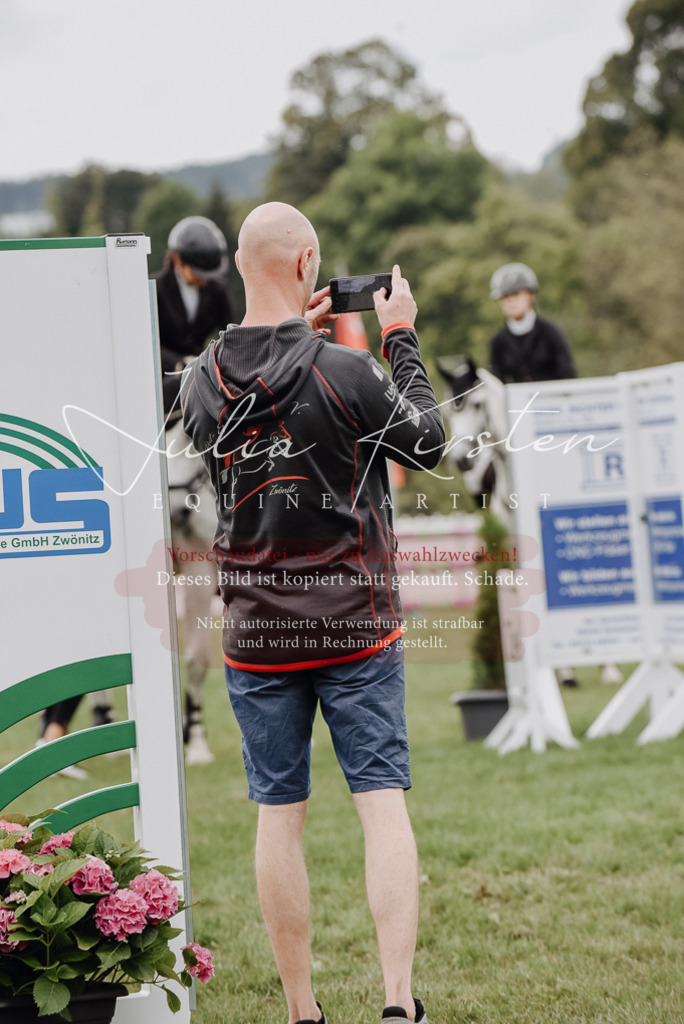 DSC_3878 | Pferde- und Turnierfotografie in Westsachsen. Pferdeportraits, Auftragszeichnungen und intuitive Kunst.