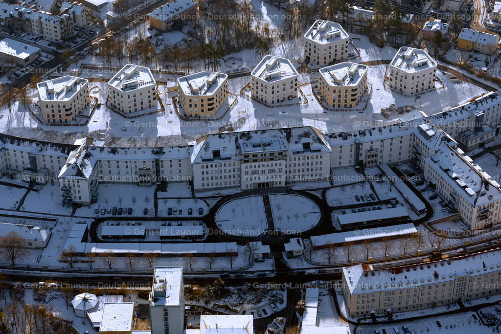 4043252 | Wohnanlage Mönchberg Park, Würzburg, Firmengruppe Riedel BauSilbersteinstraße 497424 SchweinfurtTelefon 09721 676-0Telefax 09721 676-110Email: info@riedelbau.de