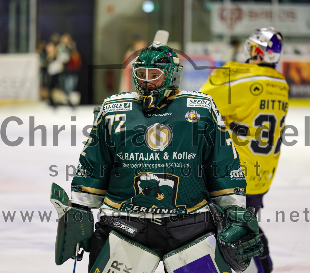 2025-12-19_103_TSV_Erding_gegen_Toelzer_Loewen | Erding, Deutschland, 19.12.2025:Eishockey, Oberliga Süd 2025 / 2026, 27. Spieltag, TSV Erding gegen Tölzer Löwen, Endergebnis: 2:5Torwart David Zabolotny (Erding Gladiators, #72)Foto: Christian Riedel / fotografie-riedel.net