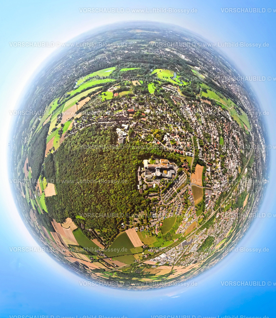 Hamm250808901BarbaraKlinik_Heessen | Luftbild, St. Barbara Klinik mit Parkplatz und Hubschrauberlandeplatz, Waldgebiet und Naherholungsgebiet Sundern, Erdkugel, Fisheye Aufnahme, Fischaugen Aufnahme, 360 Grad Aufnahme, tiny world, little planet, fisheye Bild, Stadtbezirk Heessen, Hamm, Ruhrgebiet, Nordrhein-Westfalen, Deutschland