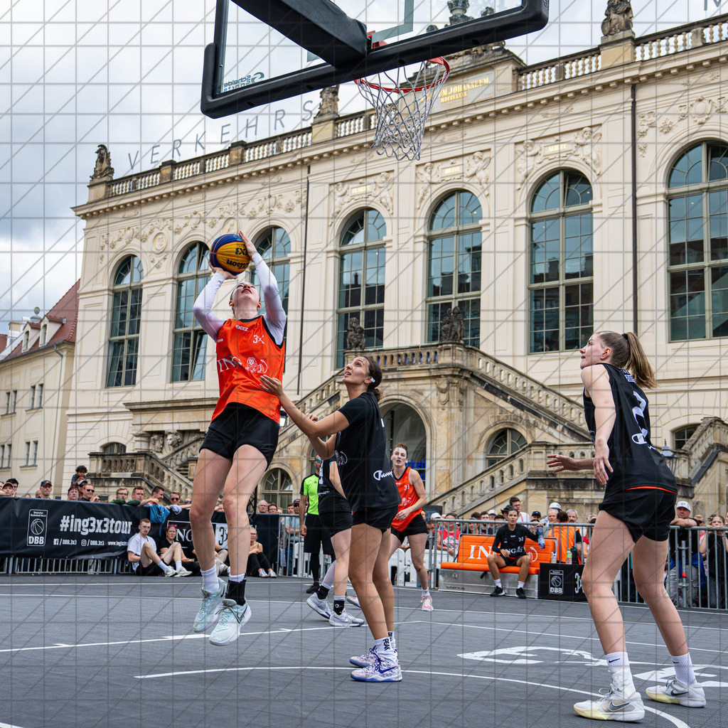 DIE FINALS 2025 | Dt. Meisterschaft 3x3   | //  03.08.25: DIE FINALS 2025 | Dt. Meisterschaft 3x3   / Dresden / Deutschland  //   CREDIT:www.bullenfotos.de, Martin König, Hörner Weg 40, D-49078 Osnabrück, +4917663732967 // Nutzung und Weitergabe nur zu den vereinbarten Zwecken. Presseanfragen an Ersteller. Alle Rechte beim Ersteller. Honorierung nach MFM. - Realisiert mit Pictrs.com