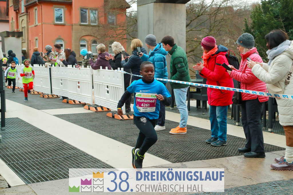 400m AOK Junior Cup | 3 Koenigslauf 2024 400m AOK Junior Cup - Realisiert mit Pictrs.com