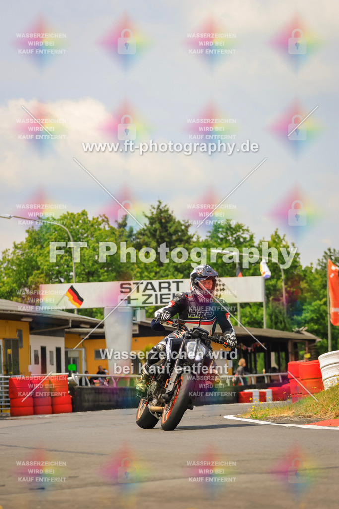 _DSK2433 | Hier findet Ihr Bilder von Touristenfahrten auf der Nürburgring Nordschleife oder von anderen Veranstaltungen die ich besucht habe. Viel Spass beim Durch Schauen 