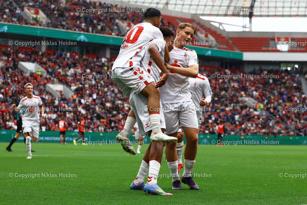 NH_Bayer04LeverkusenU19_1FCKölnU19_U19DFBNachwuchsliga_18052025 | #9 Youssoupha Niang (1. FC Köln U19) bejubelt zusammen mit seinen Teamkollegen seinen Treffer zum 2:2.Fußball I Junioren I U19 DFB-Nachwuchsliga I Saison 2024-2025 I Deutsche Meisterschaft U19, Finale I Bayer 04 Leverkusen U19 - 1. FC Köln U19 I 18.05.2025 I BayArena