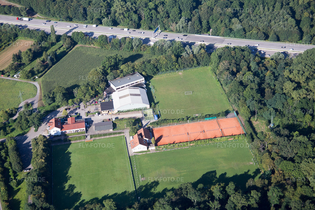 Luftbild: Oberwaldstadion im Ortsteil Durlach in Karlsruhe im Bundesland Baden-Württemberg in Deutschland. Foto: IMG_093015.jpg vom 13.08.2016 durch Werner Riehm/FLY-FOTO.de