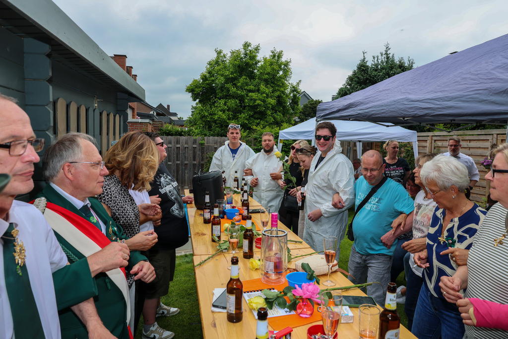 top-top.de-250601-026 | Foto, Video, Fotografie, Videografie, Fotobox, DJ, Discjockey, Musik, Musikbox, Veranstaltung, Photobooth, Amazon, Ebay, Buchtipp, Bestseller, Autor, Verlag, Buch, Wesel, Hamminkeln, NRW, Dinslaken, Rees, Drohne, Hochzeit, Party, Fotobox, Wesel, Fotograf