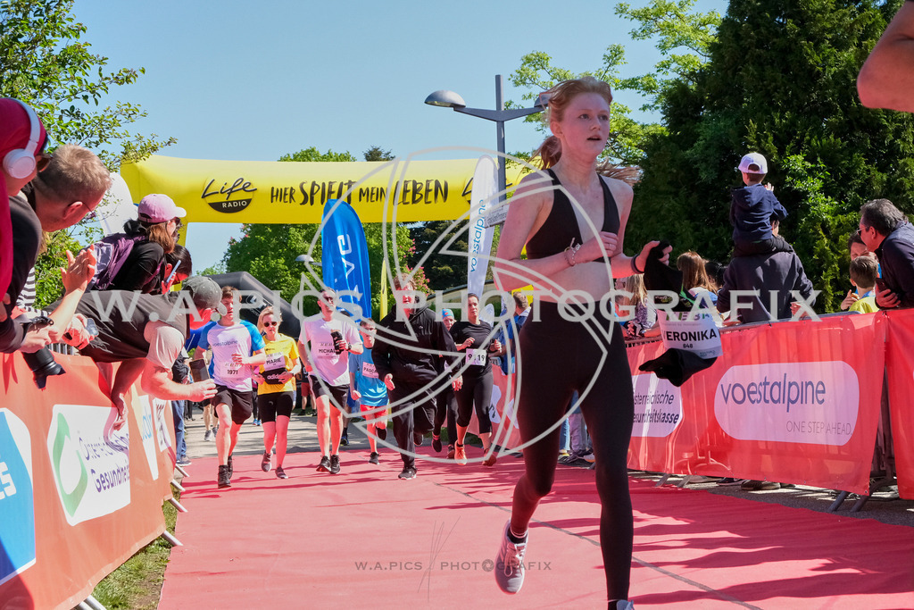 ..... | LINZ,AUSTRIA,27.April 24, Int. 3 Brückenlauf Linz  , Image shows: Photo: WAPICS / Michael ring