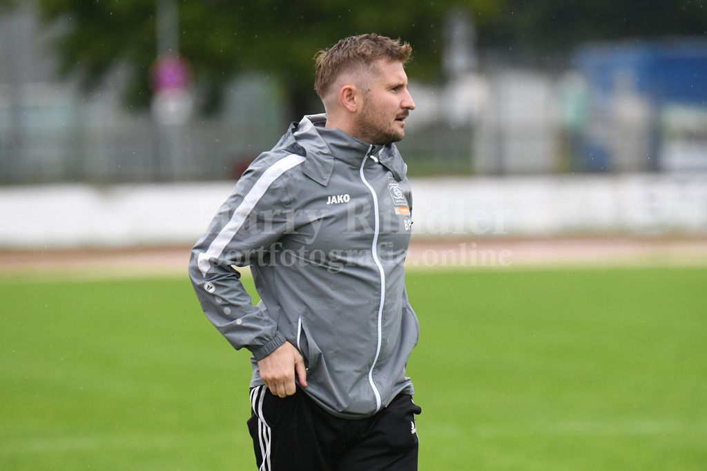 SpVgg GW Deggendorf : FC Obernzell-Erlau | Benjamin Penzkofer(Trainer SpVgg GW Deggendorf) - Realisiert mit Pictrs.com