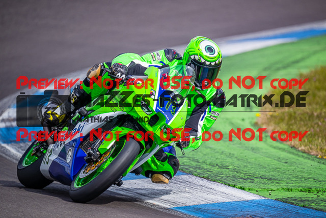 MaZZes_FotoMatrix_230410_5436 | WEISS