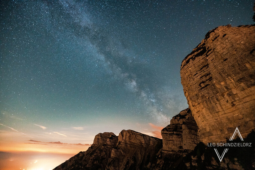 Fotografie_Leo_Schindzielorz_IT_Sommer_Trentino-Suedtirol_Vigolana_20220528_A7R03140_org | Atmosphärische Landschaftsbilder & Drohnenaufnahmen aus dem Allgäu, Tirol, Südtirol & der Schweiz – ideal für Leinwanddrucke & zur stilvollen Raumgestaltung. - Realisiert mit Pictrs.com