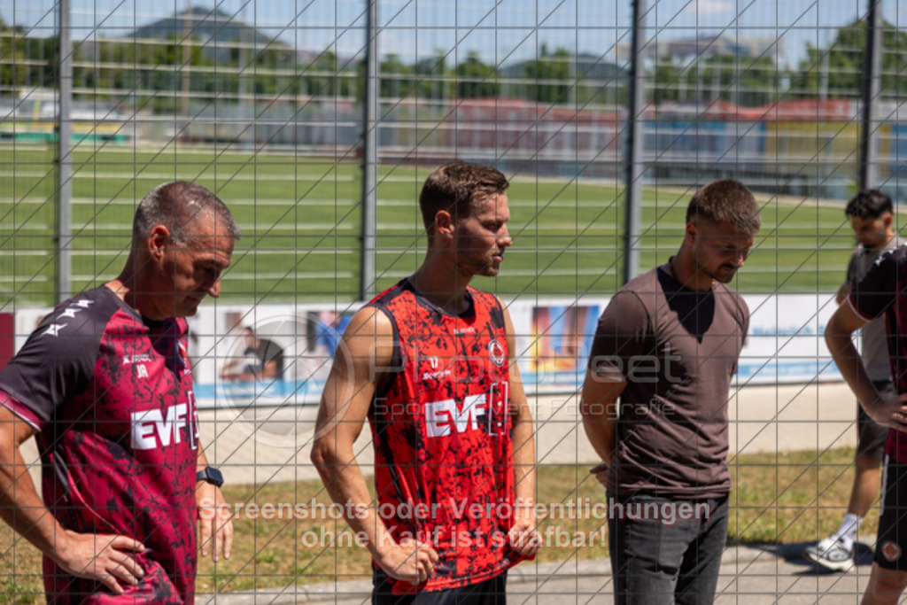 20250629_130104_2364 | #,1.Göppinger SV, Fussball, Oberliga BW - Trainingsauftakt, Saison 2025/2026, Rasensportplatz Stadion SV Göppingen, Hohenstaufenstr. 116, 73033 Göppingen, 29.06.2025 - 10:30 Uhr,Foto: PhotoPeet-Sportfotografie/Peter Harich