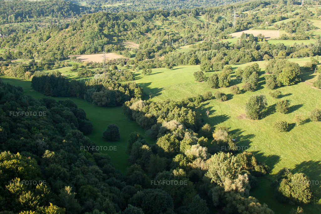 Luftbild: Naturschutzgebiet Kettelbachtal im Ortsteil Obernhausen in Birkenfeld im Bundesland Baden-Württemberg in Deutschland. Foto: IMG_32561.jpg vom 21.08.2010 durch Werner Riehm/FLY-FOTO.de