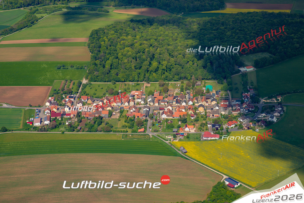 Das Luftbild zeigt : Neubessingen Arnstein - Die Luftaufnahme wurde 2024 vom UL-Flugzeug aus erstellt ( keine Drohne ) - Hochauflösende Luftaufnahme - Für grossformatige Ausdrucke geeignet. Die Geschenkidee !Mit Lizenz und Bildrechte bestellbar