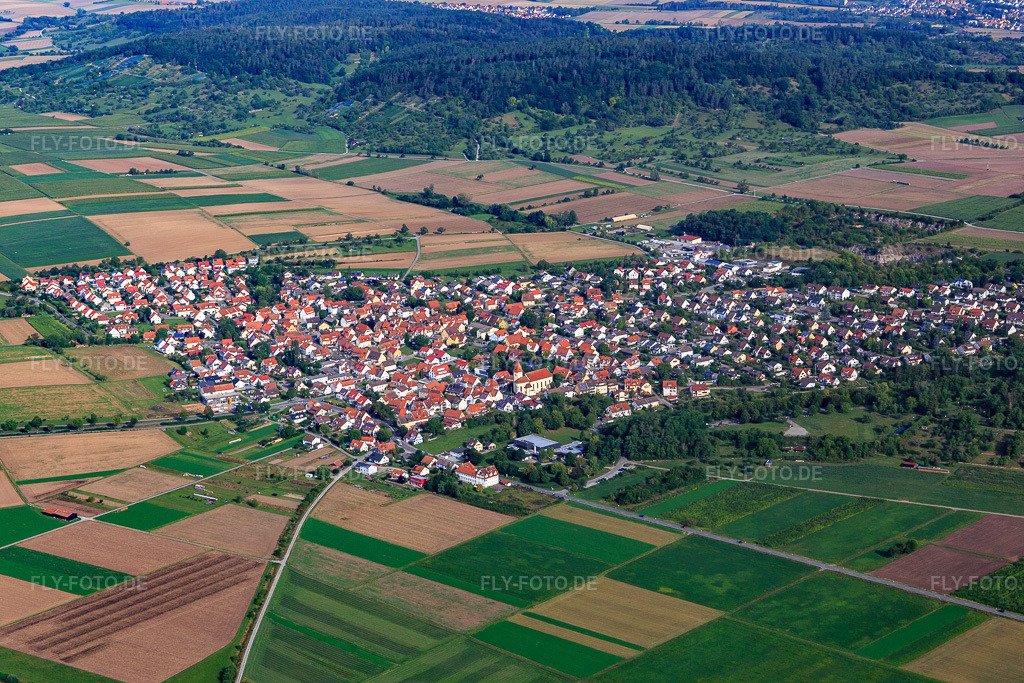 Luftbild: Ortsansicht von Osten im Ortsteil Wurmlingen in Rottenburg im Bundesland Baden-Württemberg in Deutschland. Foto: IMG_008700.jpg vom 27.08.2020 durch Werner Riehm/FLY-FOTO.de