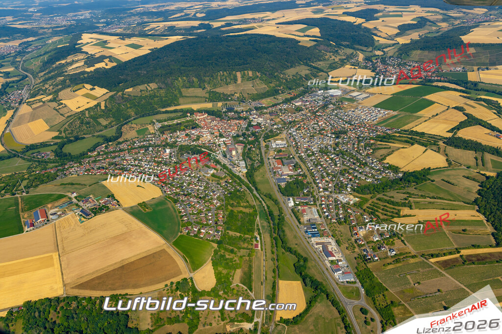 Das Luftbild zeigt :  Weikersheim - Die Luftaufnahme wurde 2023 vom UL-Flugzeug aus erstellt ( keine Drohne ) - Hochauflösende Luftaufnahme - Für grossformatige Ausdrucke geeignet. Die Geschenkidee !Mit Lizenz und Bildrechte bestellbar
