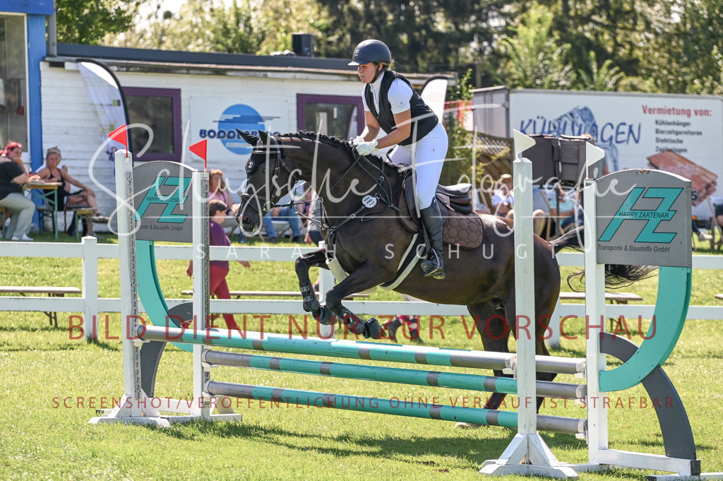 Schugtsche-Düren.2024.04-Stilspringprf.E-42 | Schugtsche Fotografie - Realisiert mit Pictrs.com