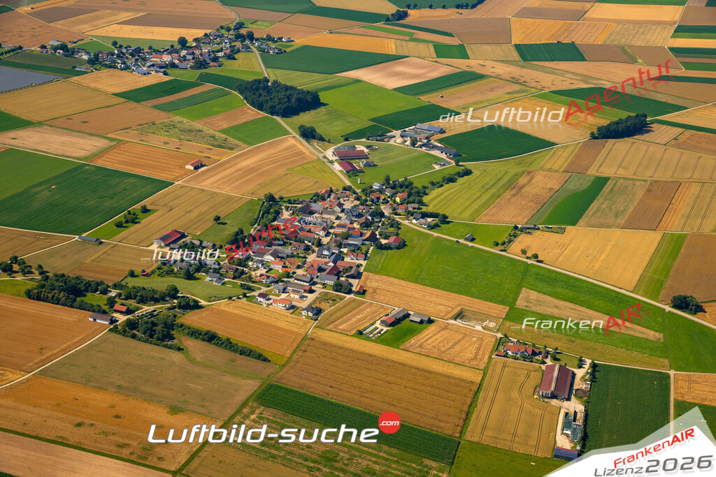 Das Luftbild zeigt : Oberndorf Beilngries - Die Luftaufnahme wurde 2024 vom UL-Flugzeug aus erstellt ( keine Drohne ) - Hochauflösende Luftaufnahme - Für grossformatige Ausdrucke geeignet. Die Geschenkidee !Mit Lizenz und Bildrechte bestellbar