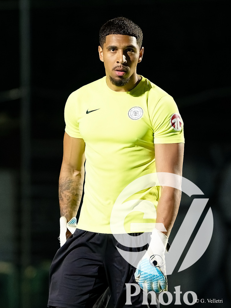 US Carouge II  v Viseu United  - 4eme ligue Groupe 3 | Geneva, Switzerland - May 20 : during the 4eme ligue Groupe 3  match between US Carouge II  and Viseu United  at Stade de la Fontenette  on May 20 , 2026 in Geneva, Switzerland.