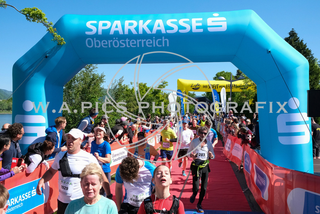 ..... | LINZ,AUSTRIA,27.April 24, Int. 3 Brückenlauf Linz  , Image shows: Photo: WAPICS / Michael ring