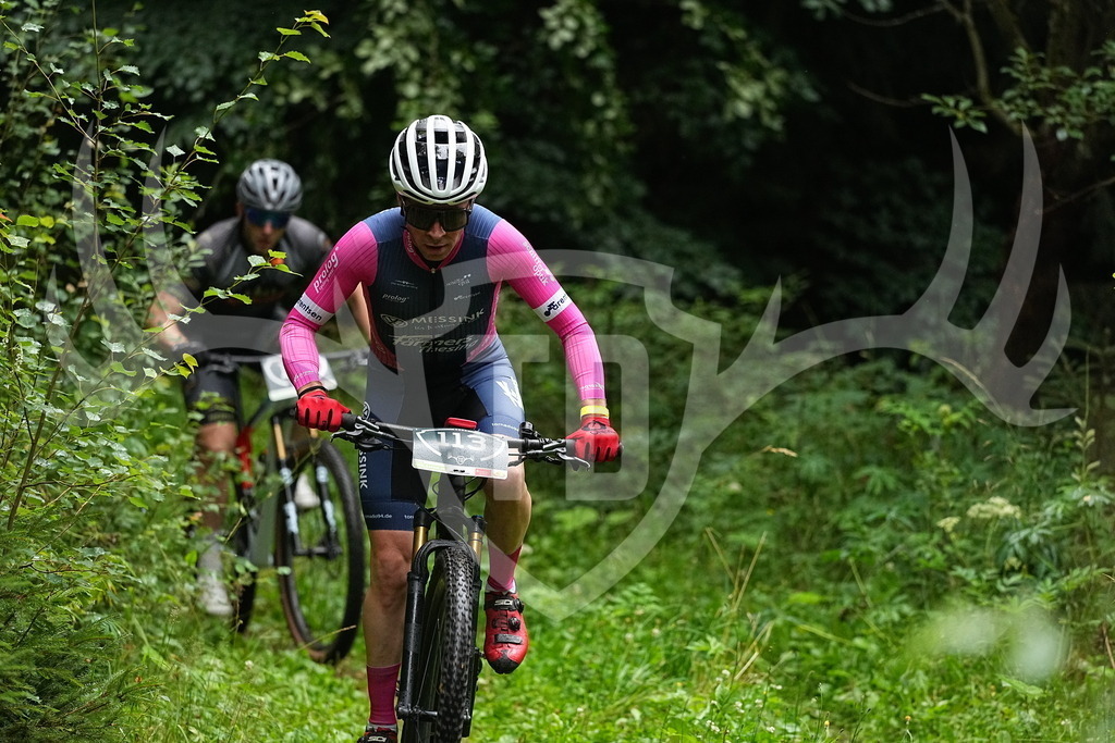 FC109564 | Fotogalerie der Treibjagd im Dunkelwald - Dein MTB Etappenrennen im Erzgebirge - Realisiert mit Pictrs.com